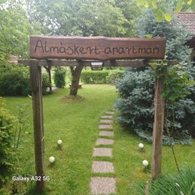 Almáskert Apartmanház Kerkafalva