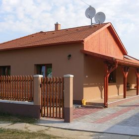 Tisza-Tavirózsa Vendégház Tiszaszőlős