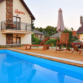 Barackvirág Apartmanház Tihany