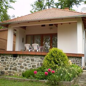 Mókus Villa Sikonda