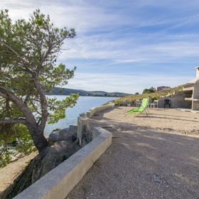 Apartments Beachfront Ante Vlasici