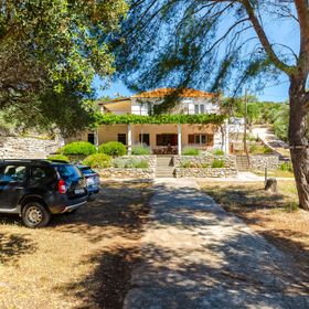 Apartments Nedeljko Gdinj