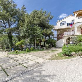 Apartments Davor Jadrtovac