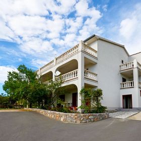 Apartments Sanja Klenovica