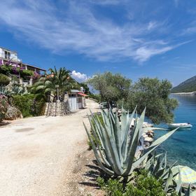 Apartments Dinko Gdinj