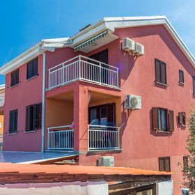 Apartment Besima Malinska