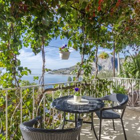 Apartment and Rooms Tatjana Omis