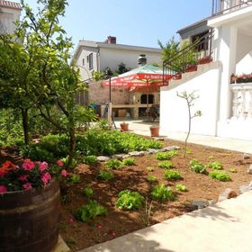 Apartment and Room Ivica Vodice