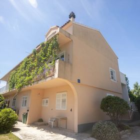 Apartments Near Hangar beach Vodice