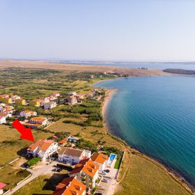 Apartments Crljenko Povljana