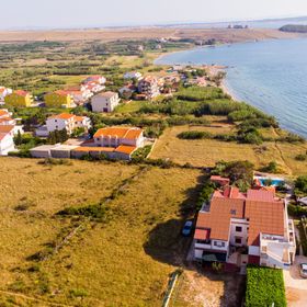 Apartments Crljenko Povljana