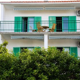 Apartments Mladenka Okrug Gornji