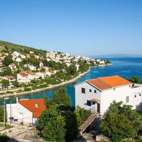 Apartments Mladenka Okrug Gornji