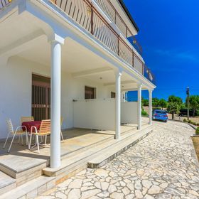 Apartments Laura Dramalj