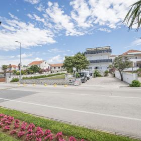 Apartments and Rooms Mare Vodice