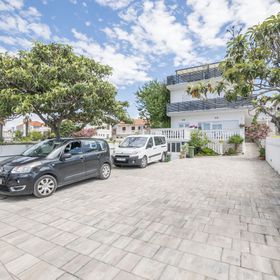 Apartments and Rooms Mare Vodice