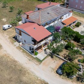 Apartments Sanja Povljana