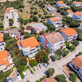 Apartments Ante Mandre