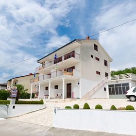 Apartments Rozaria Dramalj