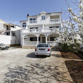 Apartments Mime Pirovac