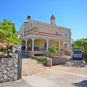 Apartments Vesna Malinska