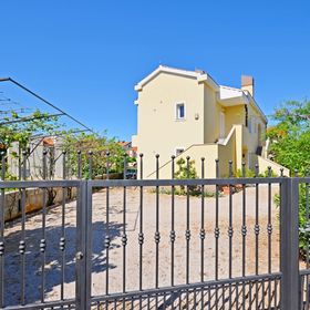 Apartments Vesna Malinska