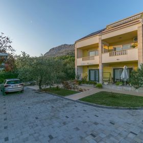 Apartments Tonči Duce