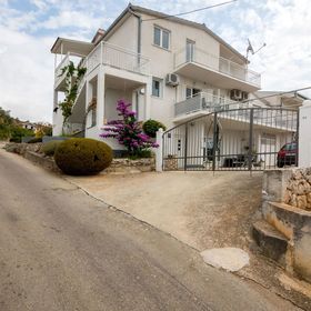 Apartments Mirjana Marina