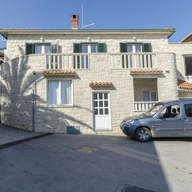 Apartments Mare Postira