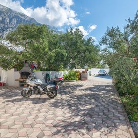 Apartments Josip Makarska