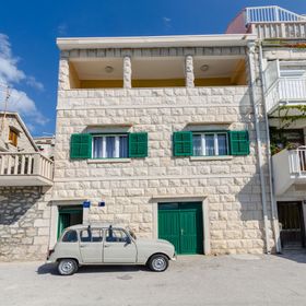 Apartments Franka Povlja