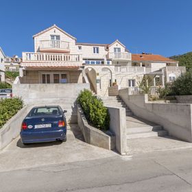 Apartments Jerka Bol II