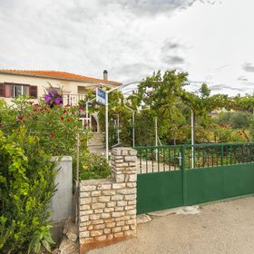 Apartments Ljiljana Rogoznica