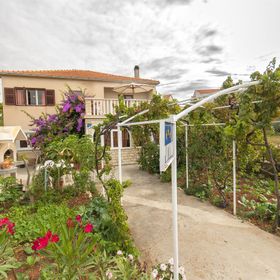 Apartments Ljiljana Rogoznica