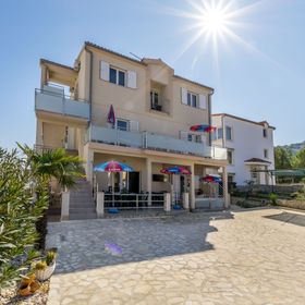 Apartments Sara Razanj