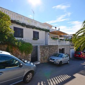 Apartments Jakov Jelsa