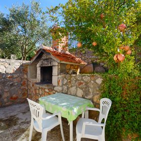 Apartments Jakov Jelsa