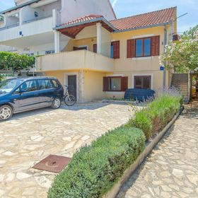 Apartment Renata Sutivan