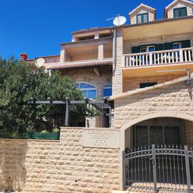 Apartments and Room Napoli Bol