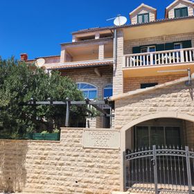 Apartments and Room Napoli Bol