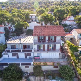 Apartment Lidija Tisno