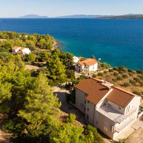 Apartments Ena Zavala