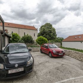 Apartments Jurica Postira