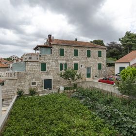 Apartments Jurica Postira