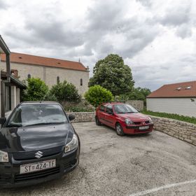 Apartments Jurica Postira