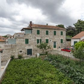 Apartments Jurica Postira