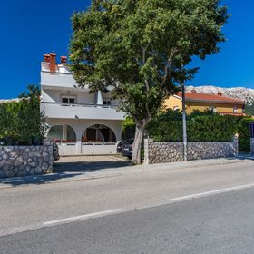 Apartments Nenad Baska