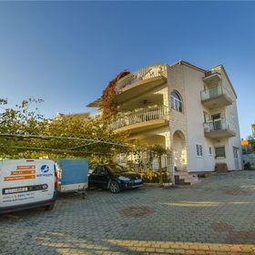 Apartments Nada Grebastica