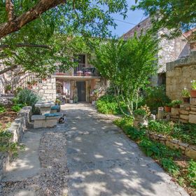 Apartments Jerka Sutivan