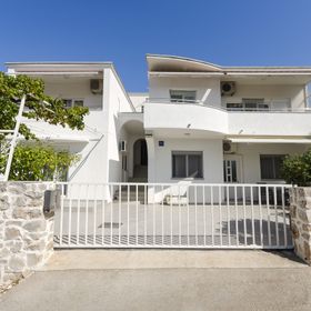 Apartments Danica Tisno